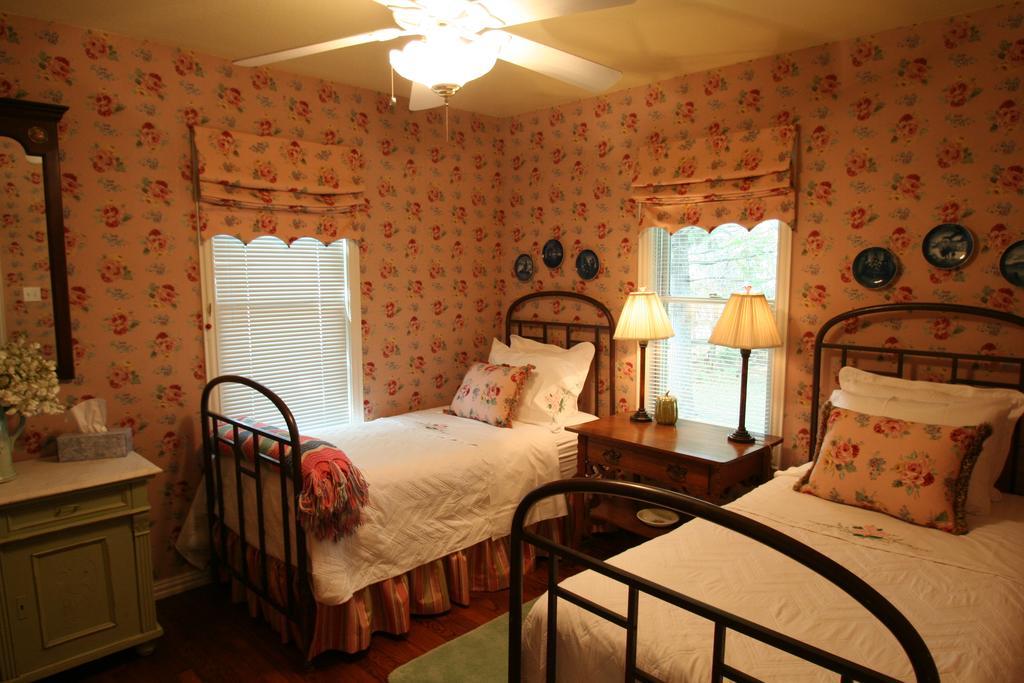 Onion Creek Cottage オースティン エクステリア 写真